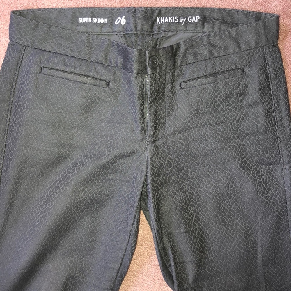 GAP || Super skinny khaki pant (snakeskin brocade)